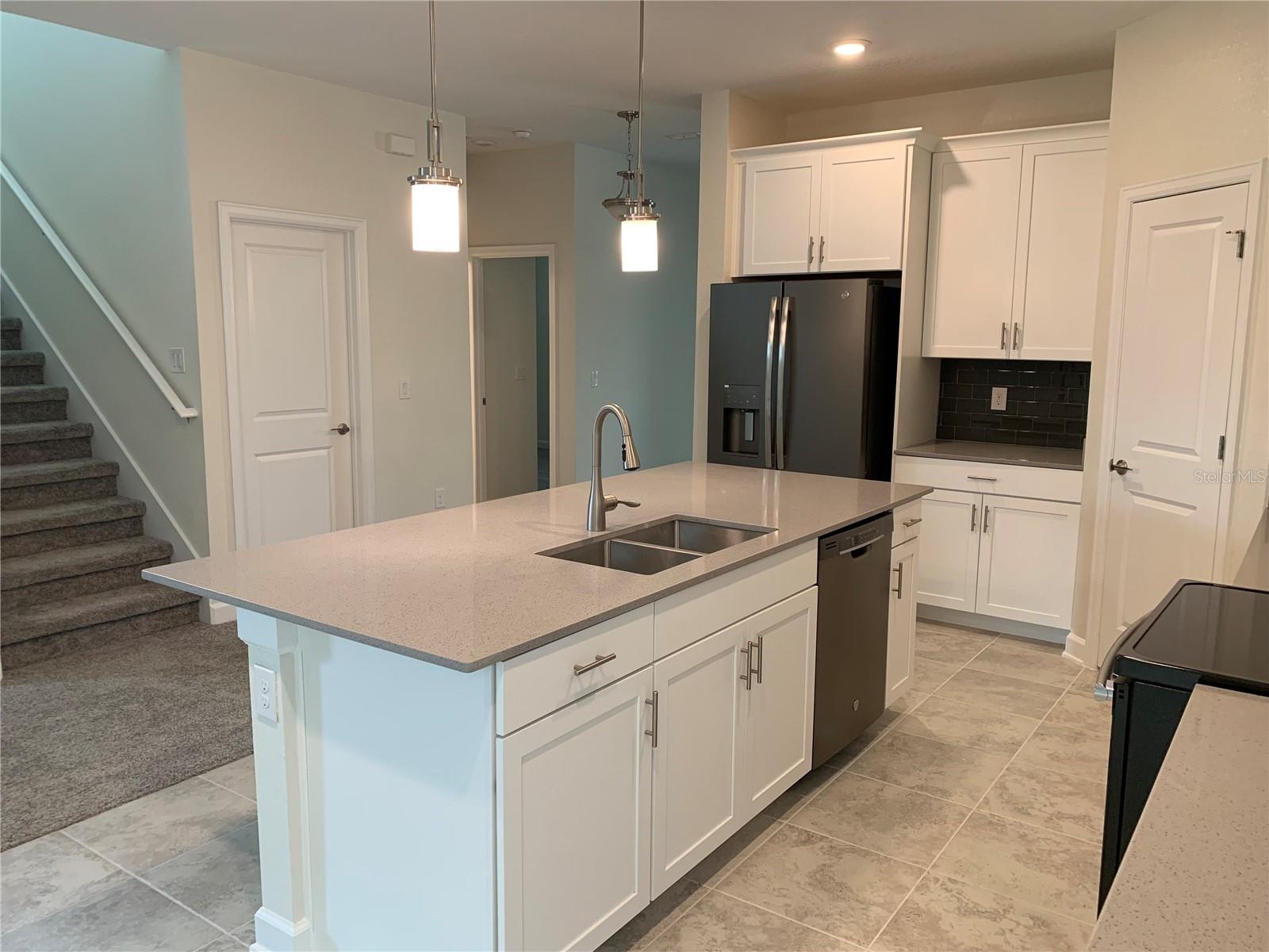 11084 SWEETGUM WOODS DR, ORLANDO, FL, 32832