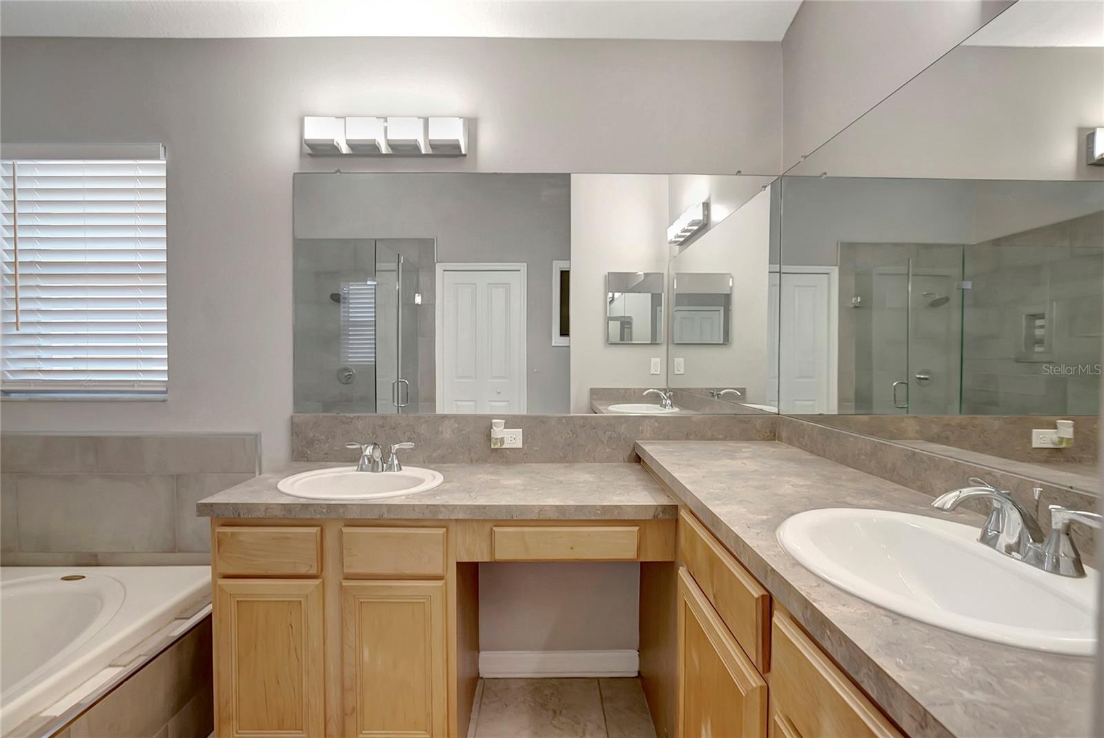 7603 WILTSHIRE PARK PL, APOLLO BEACH, FL, 33572