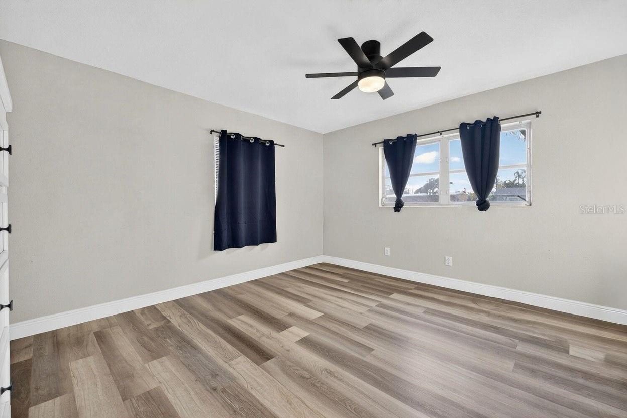 3301 70TH LN N, ST PETERSBURG, FL, 33710