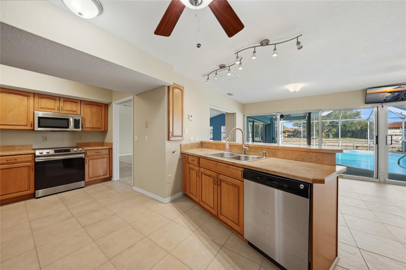 156 MORGAN LN SE, PORT CHARLOTTE, FL, 33952