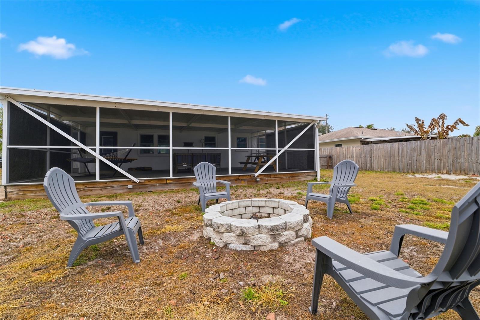 812 W 124TH AVE, TAMPA, FL, 33612