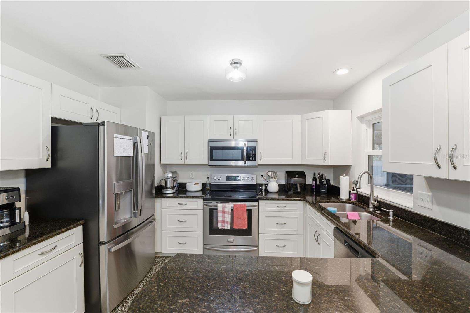 812 W 124TH AVE, TAMPA, FL, 33612