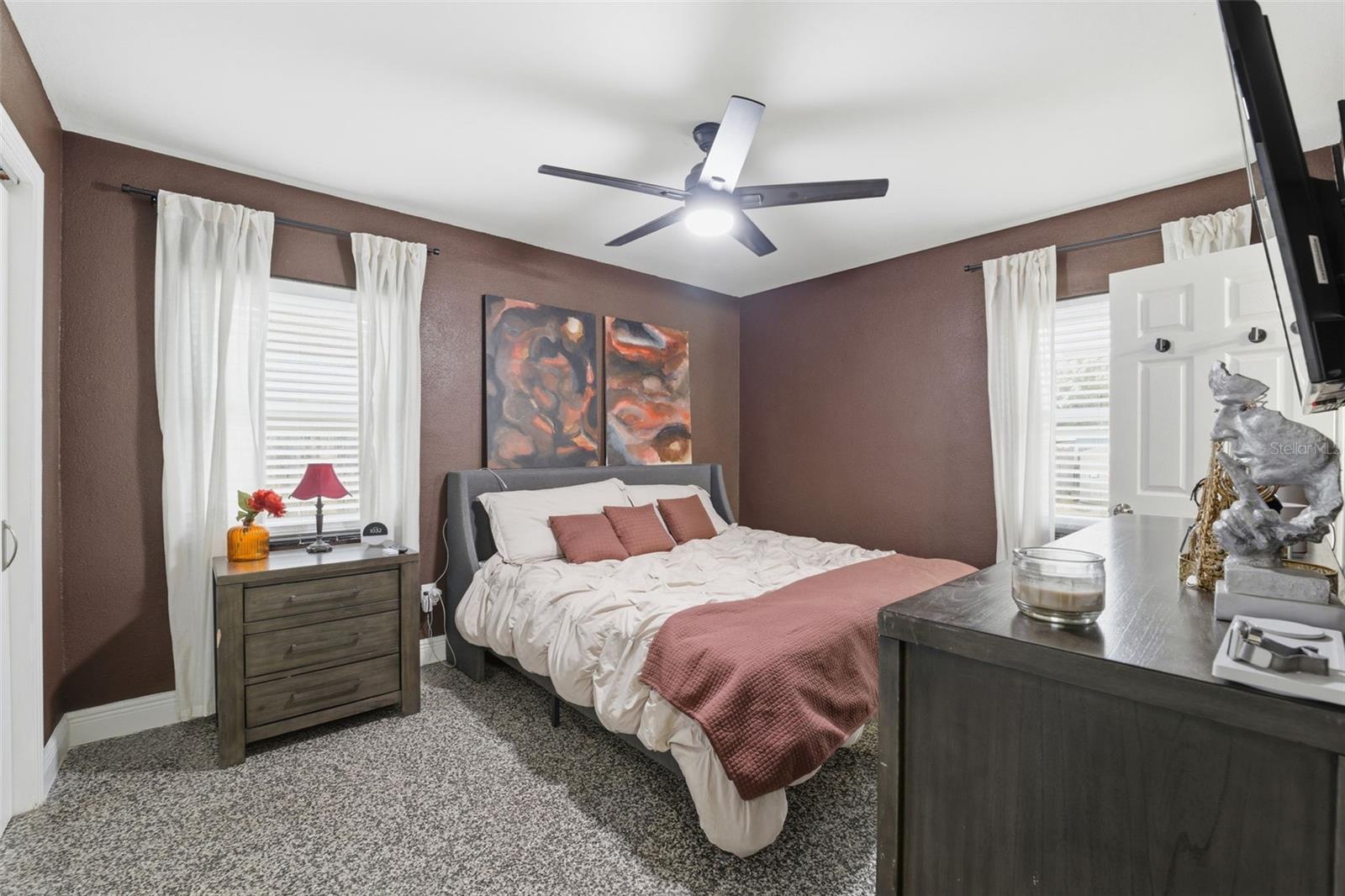 812 W 124TH AVE, TAMPA, FL, 33612