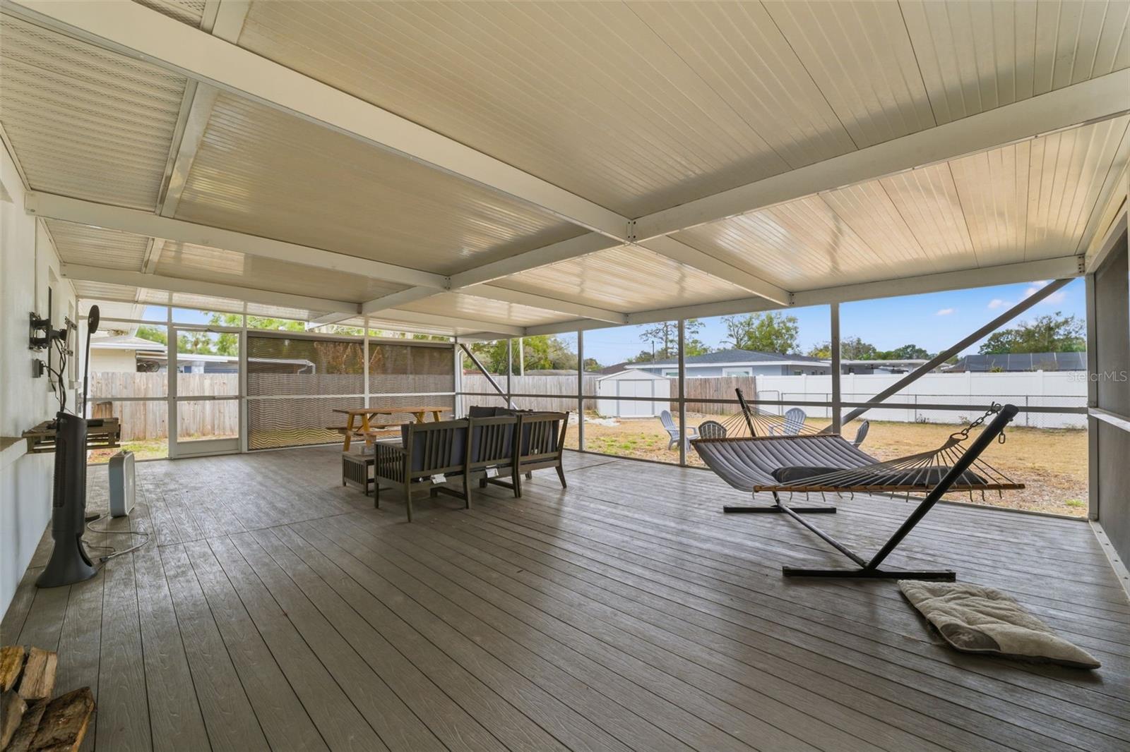 812 W 124TH AVE, TAMPA, FL, 33612