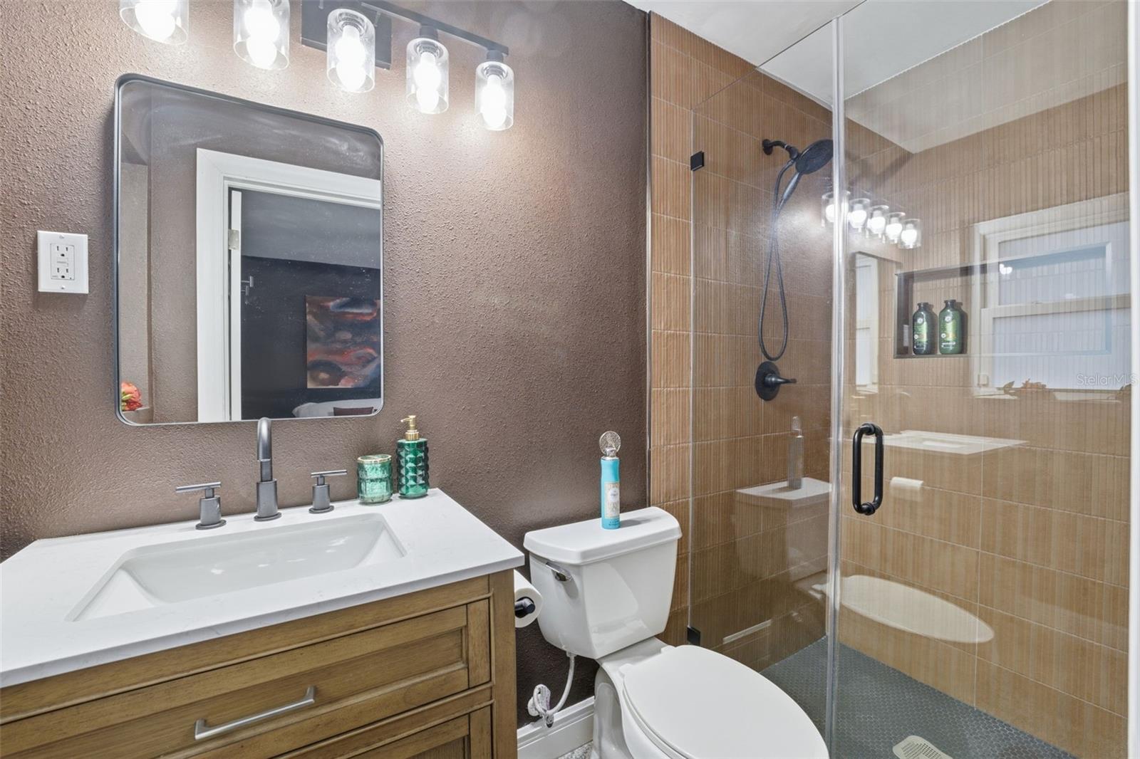 812 W 124TH AVE, TAMPA, FL, 33612