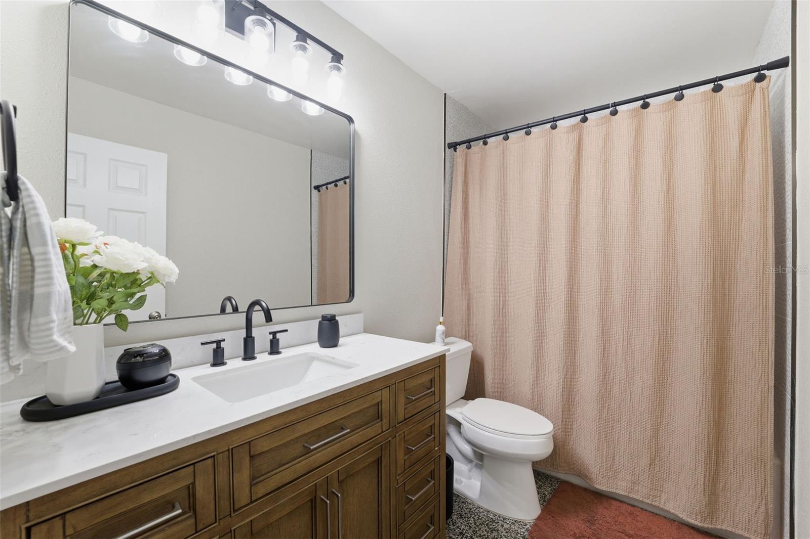 812 W 124TH AVE, TAMPA, FL, 33612