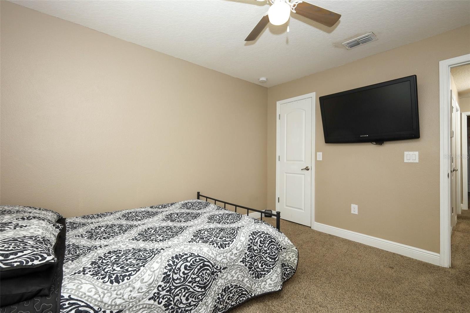 31631 BROADWATER AVE, LEESBURG, FL, 34748