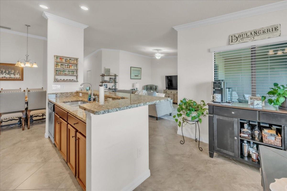 5527 PALMER CIR #203, BRADENTON, FL, 34211