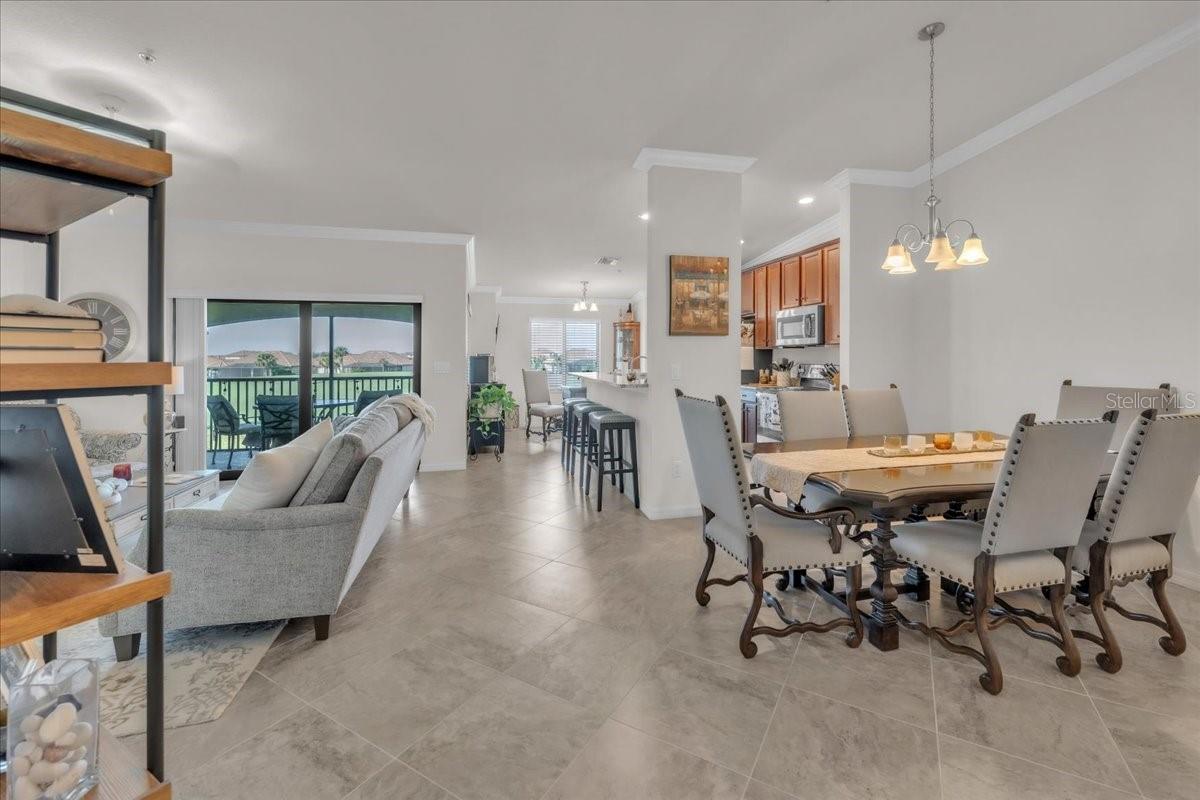 5527 PALMER CIR #203, BRADENTON, FL, 34211