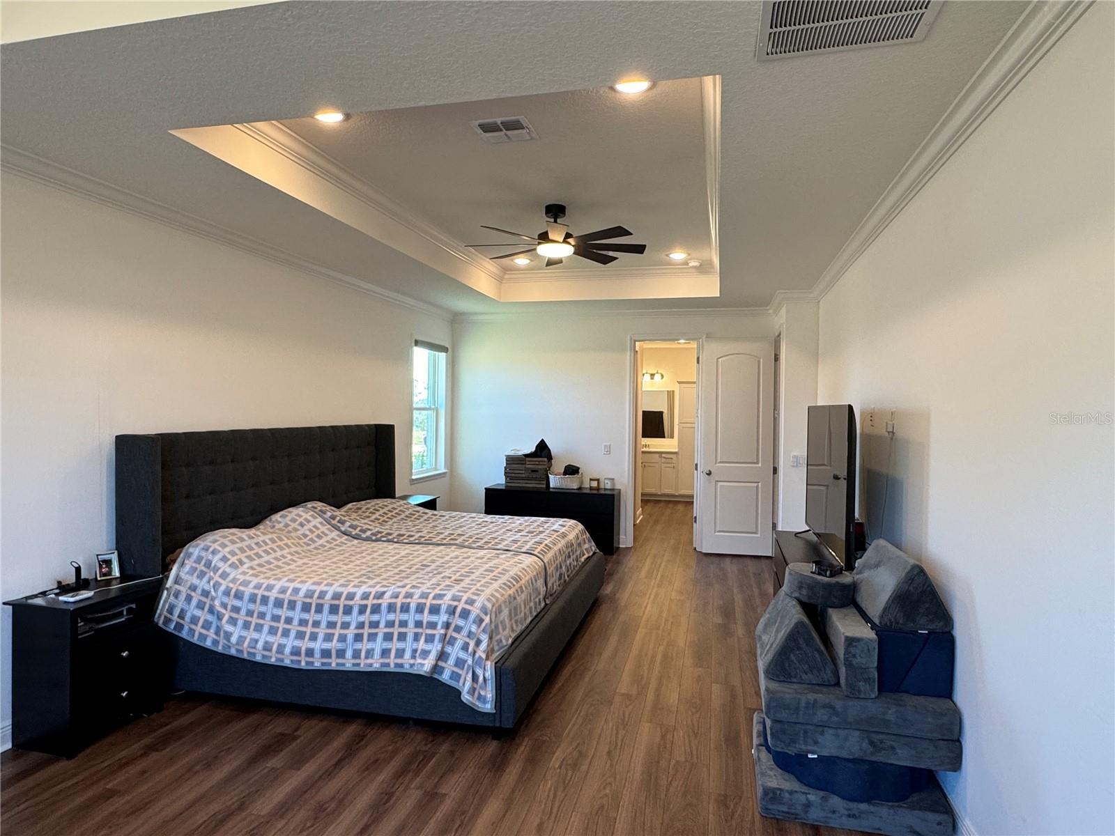 10190 DOLPHIN GULL CIR, THONOTOSASSA, FL, 33592