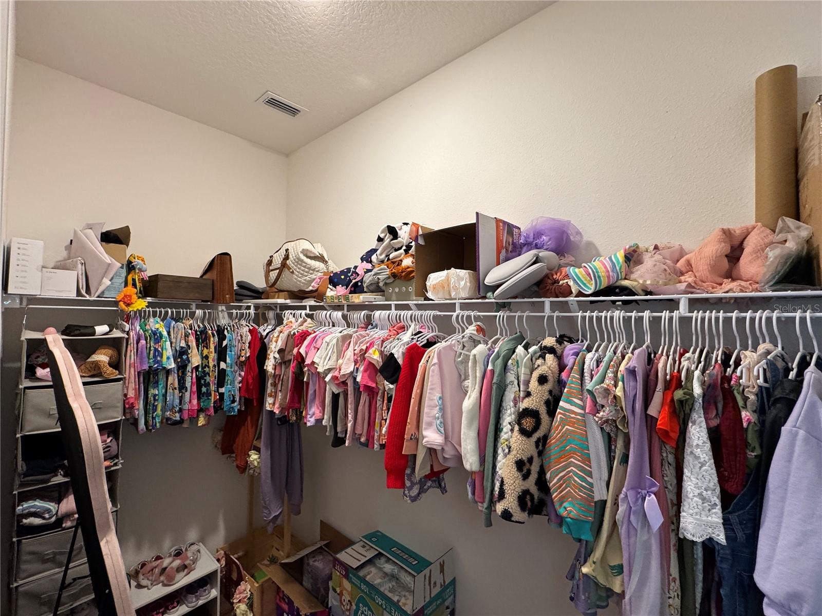 10190 DOLPHIN GULL CIR, THONOTOSASSA, FL, 33592