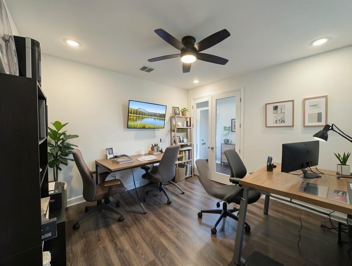 10190 DOLPHIN GULL CIR, THONOTOSASSA, FL, 33592