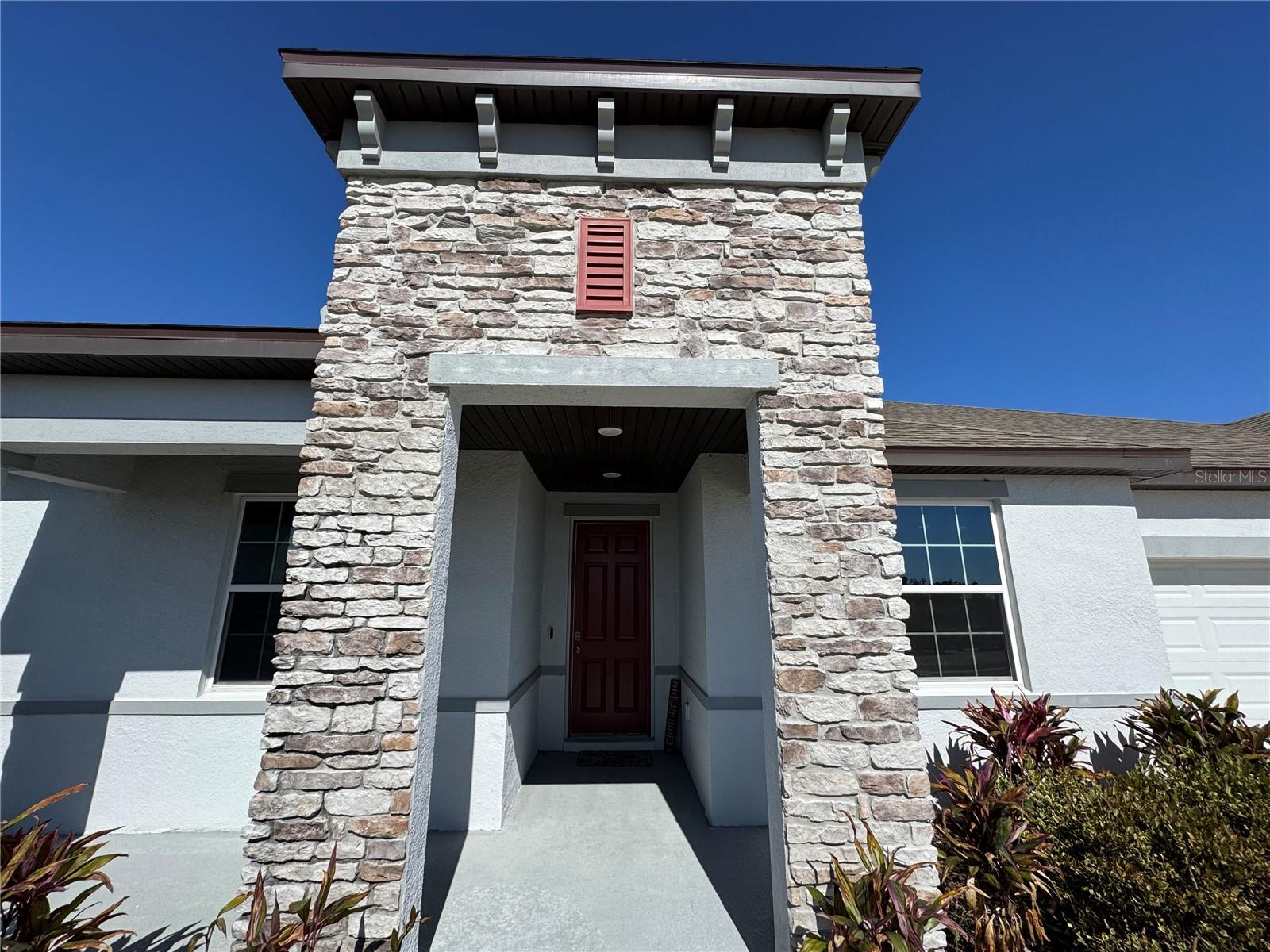 10190 DOLPHIN GULL CIR, THONOTOSASSA, FL, 33592