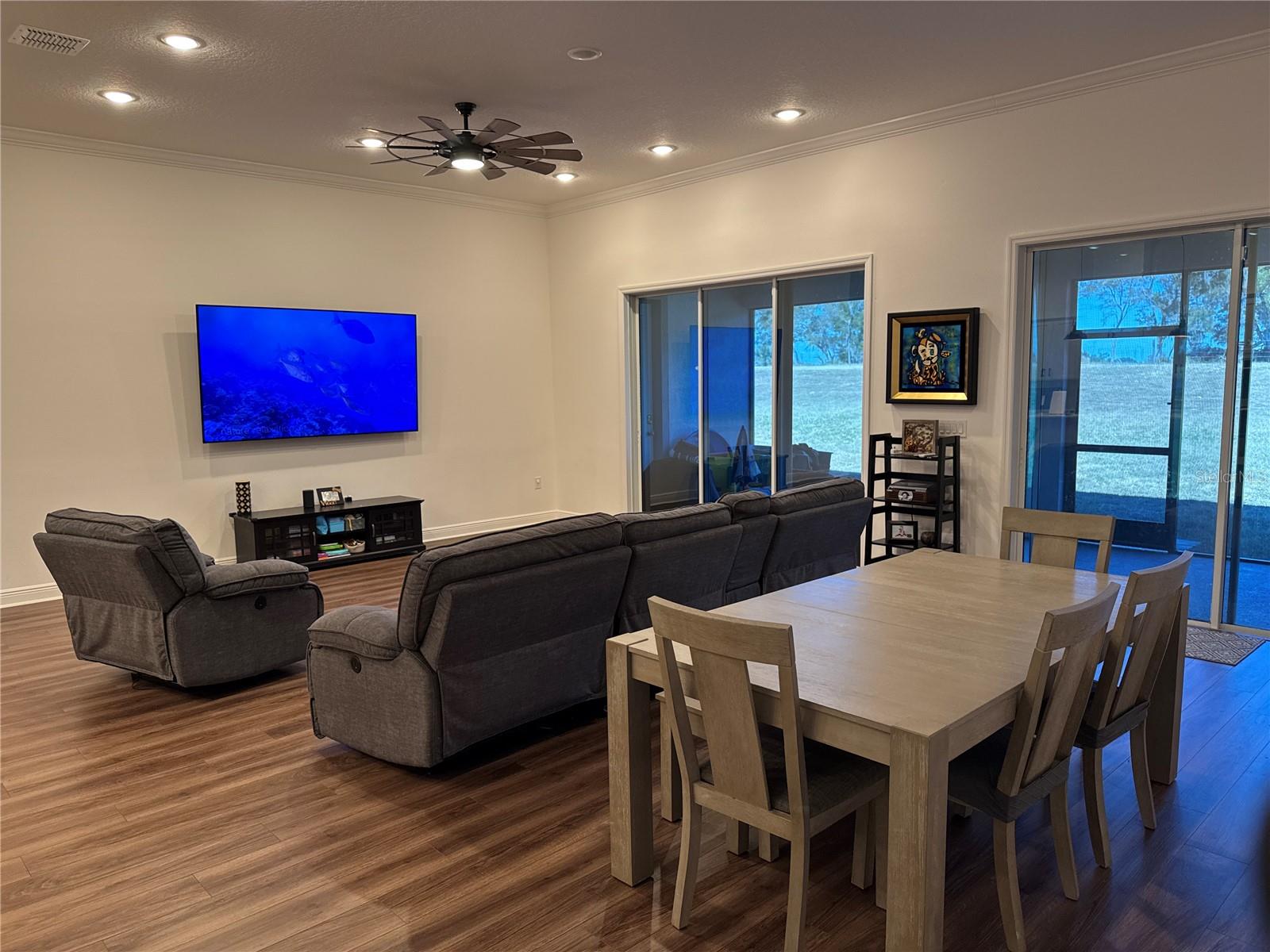 10190 DOLPHIN GULL CIR, THONOTOSASSA, FL, 33592