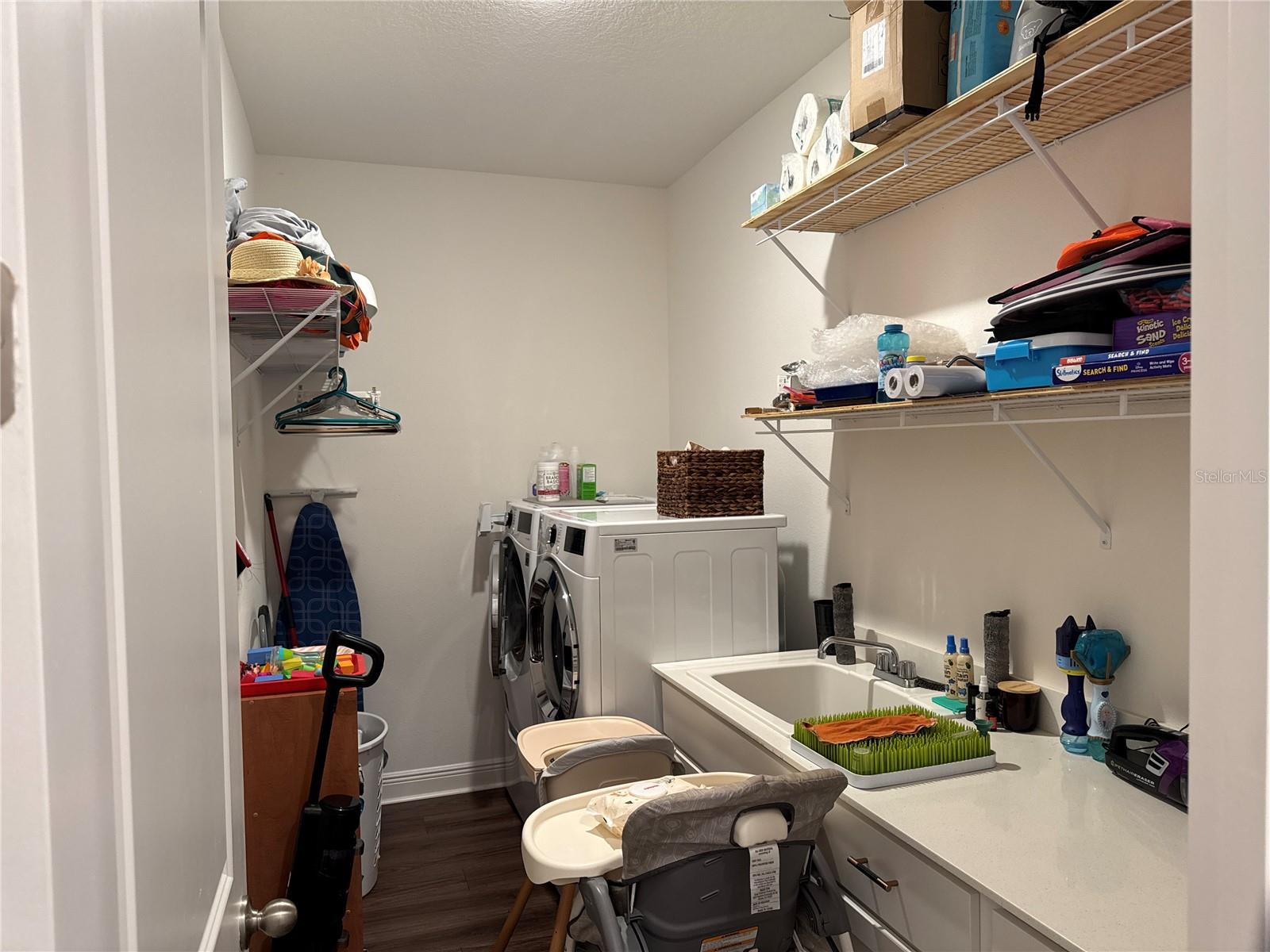 10190 DOLPHIN GULL CIR, THONOTOSASSA, FL, 33592