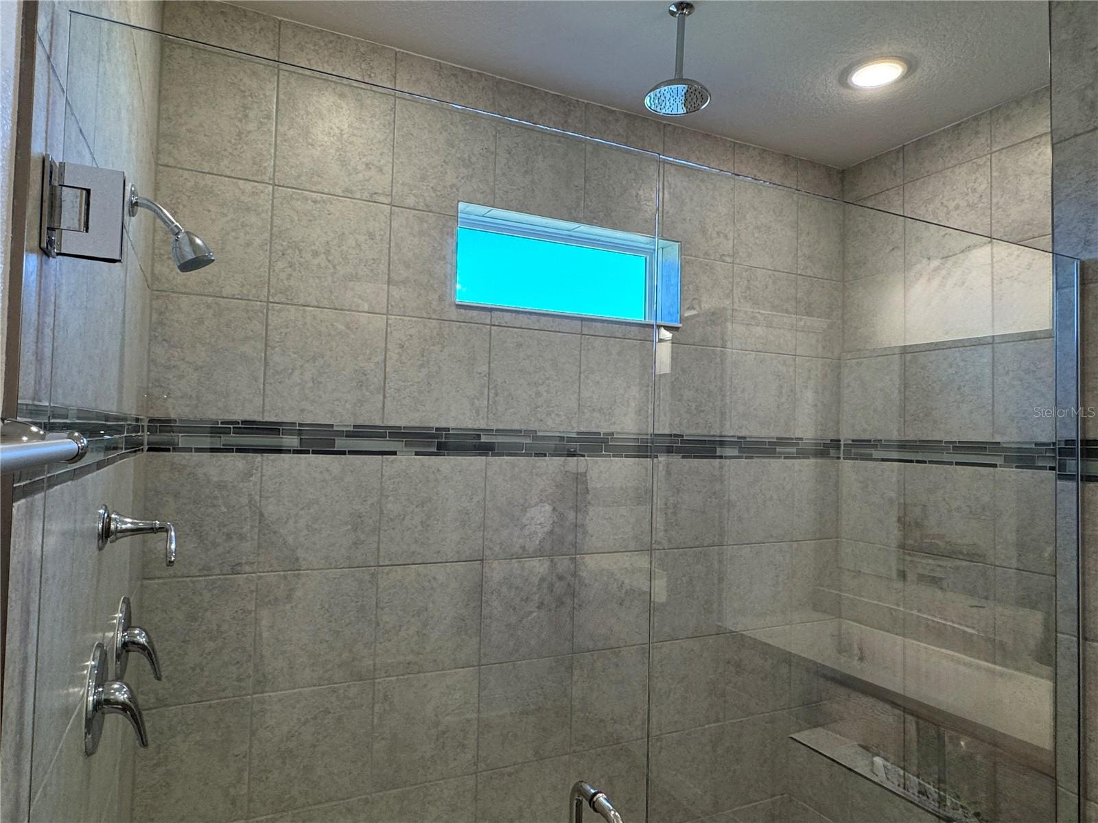 10190 DOLPHIN GULL CIR, THONOTOSASSA, FL, 33592