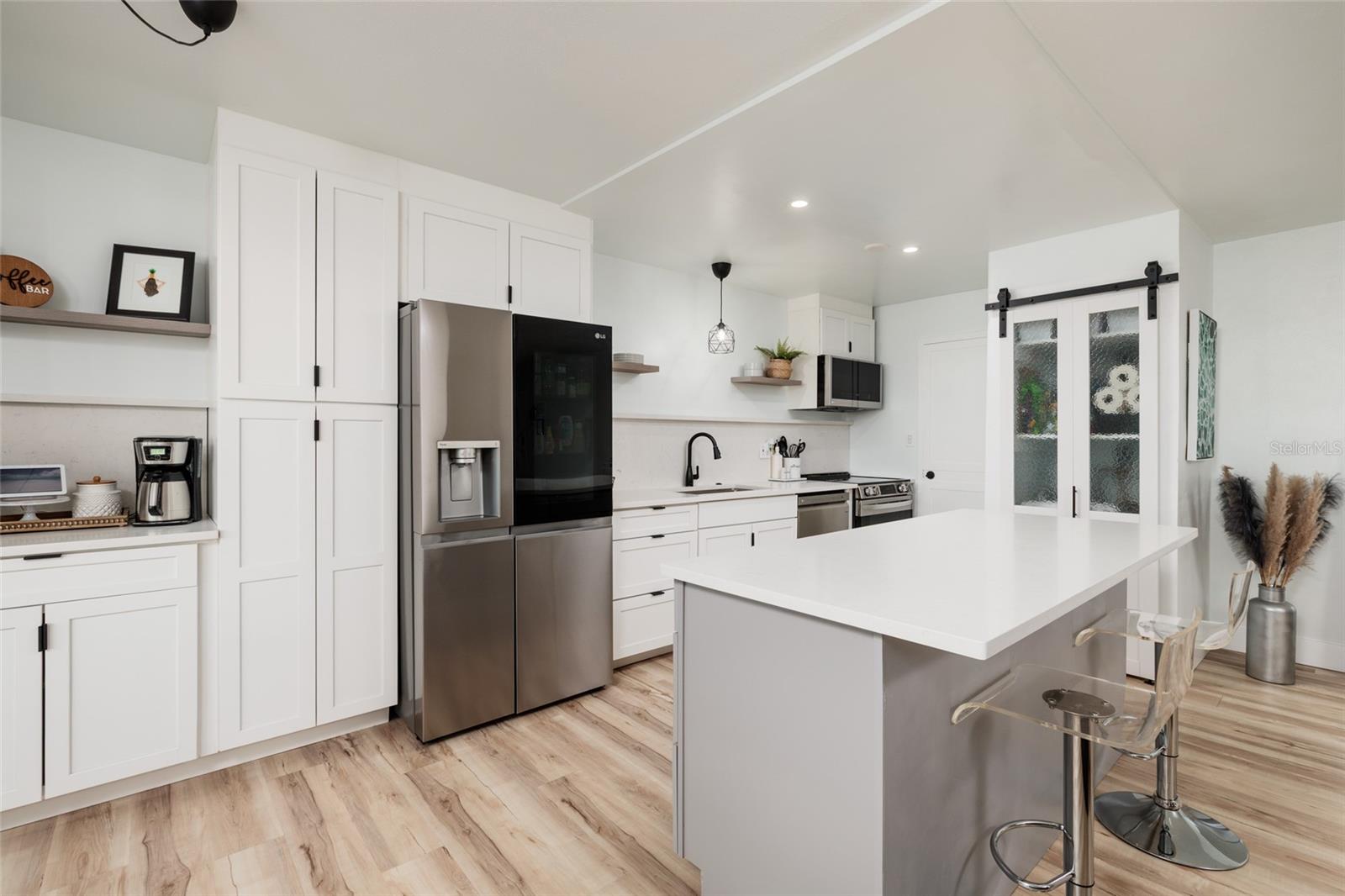 7200 SUNSHINE SKYWAY LN S #3D, ST PETERSBURG, FL, 33711