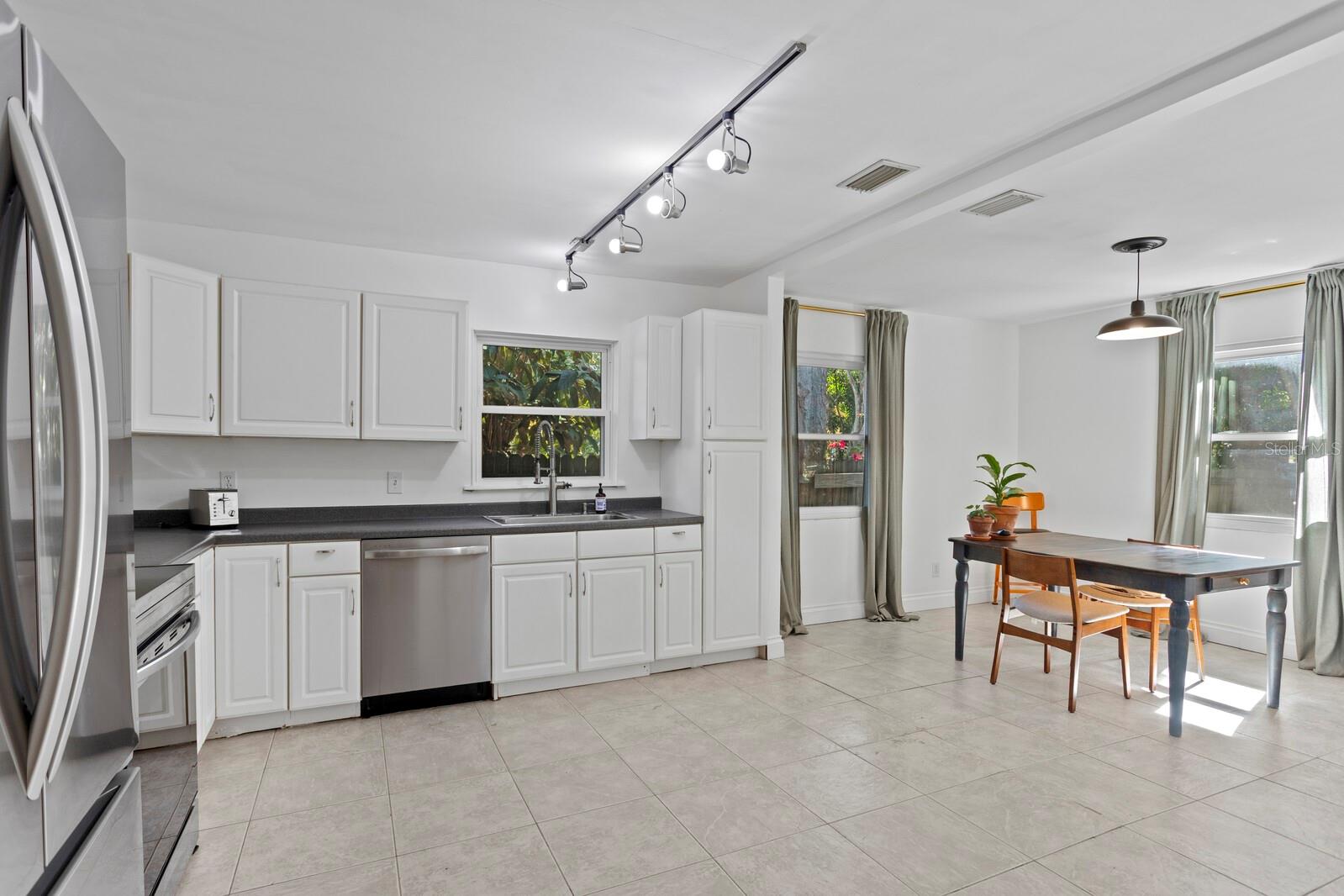 710 34TH AVE S, ST PETERSBURG, FL, 33705