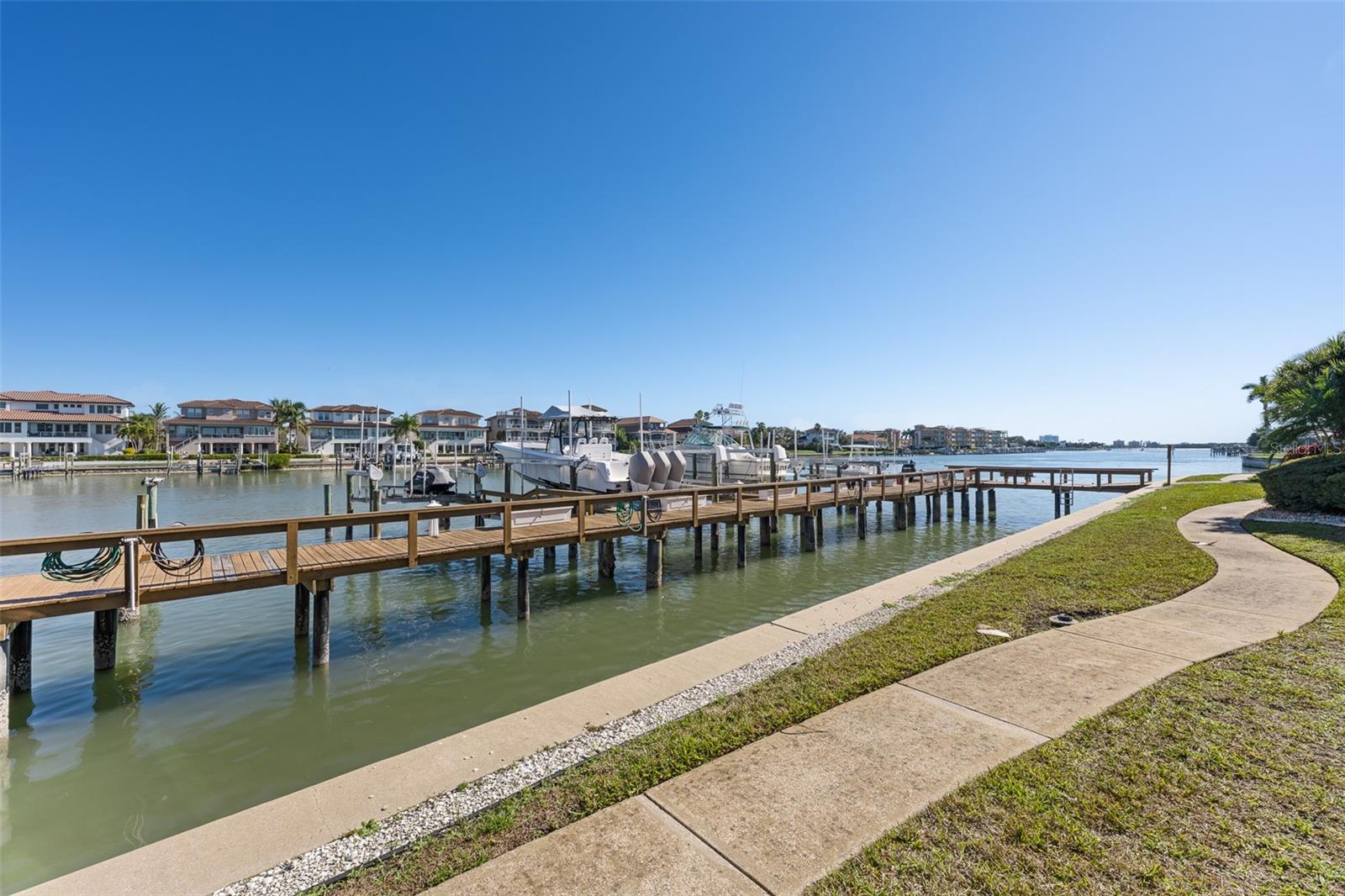 4750 BRITTANY DR S #26, ST PETERSBURG, FL, 33715