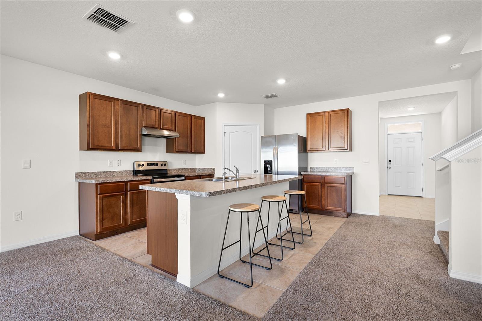 2024 GRIFFIN OAKS WAY, TAVARES, FL, 32778