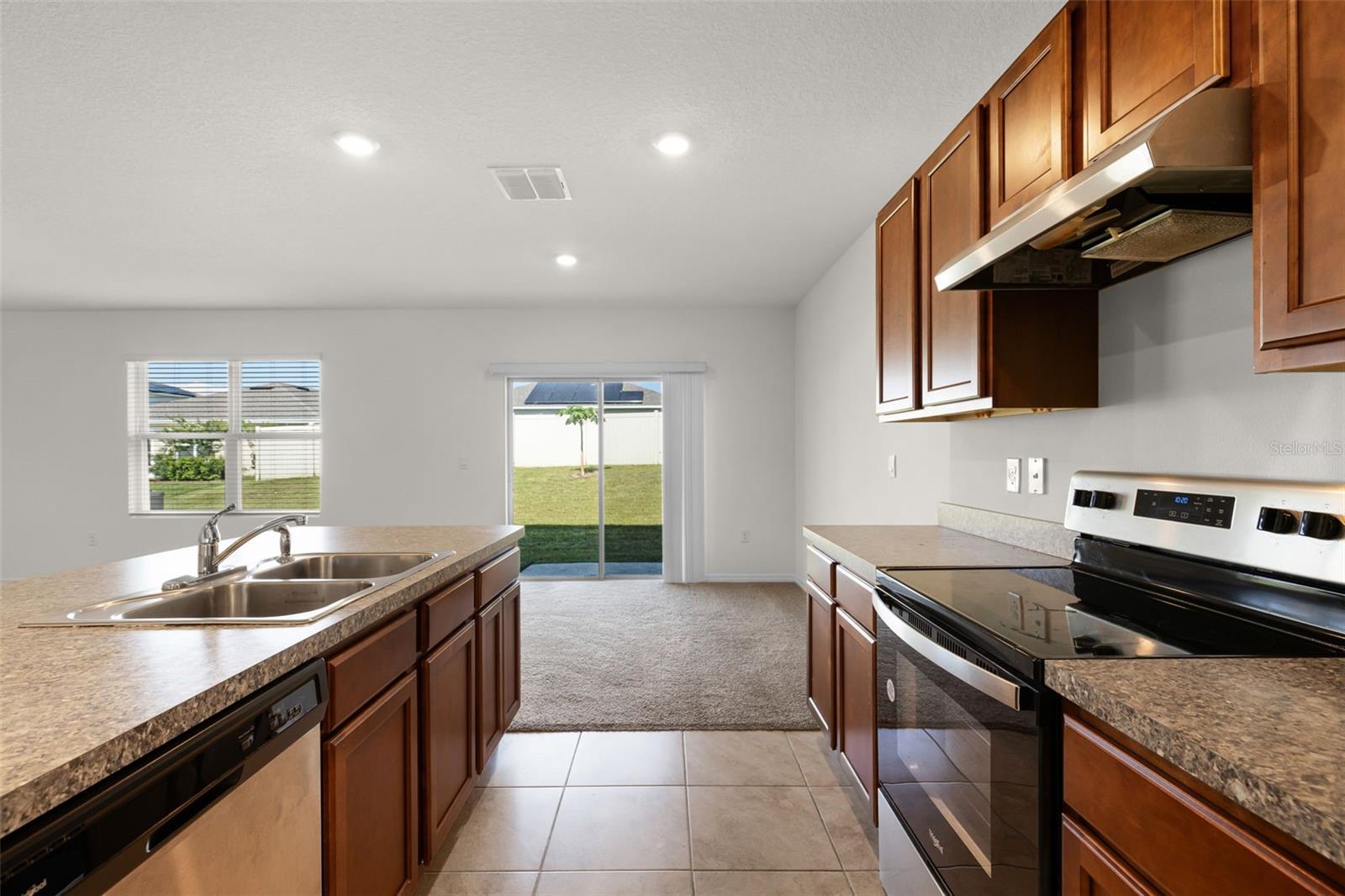 2024 GRIFFIN OAKS WAY, TAVARES, FL, 32778