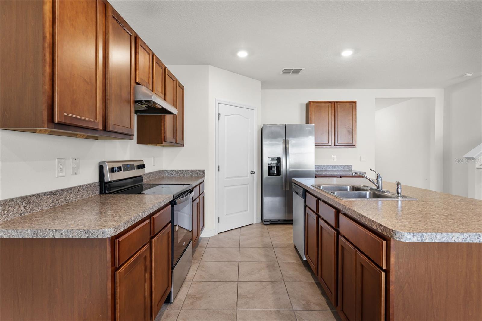 2024 GRIFFIN OAKS WAY, TAVARES, FL, 32778