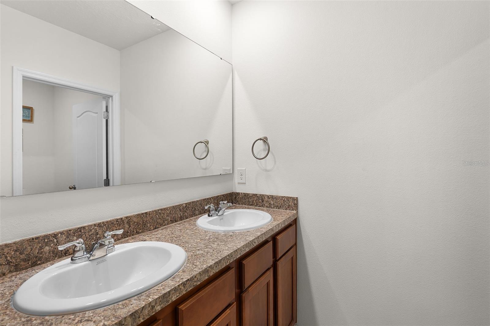 2024 GRIFFIN OAKS WAY, TAVARES, FL, 32778