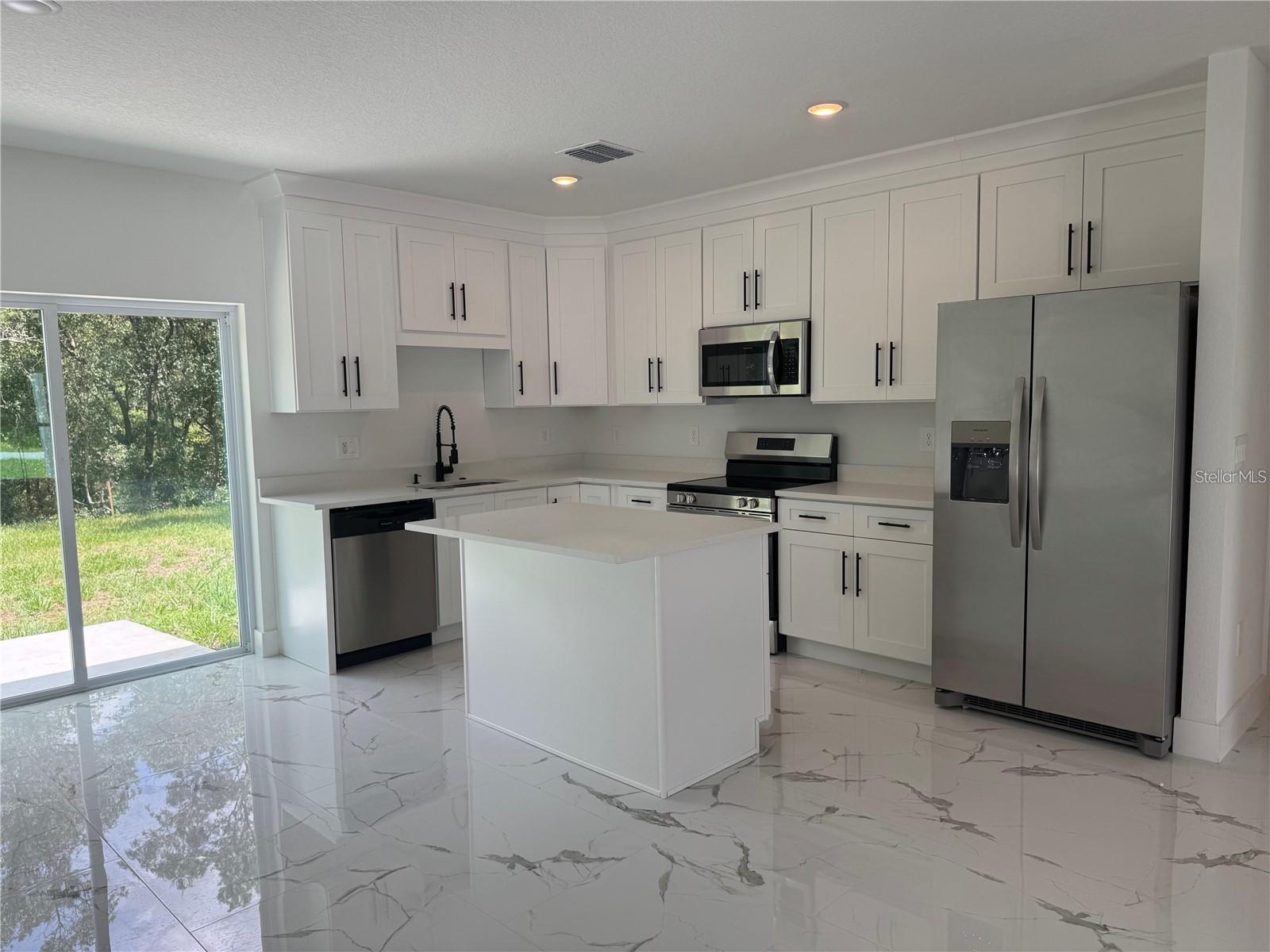 2019 W HAMSHIRE BLVD, DUNNELLON, FL, 34434