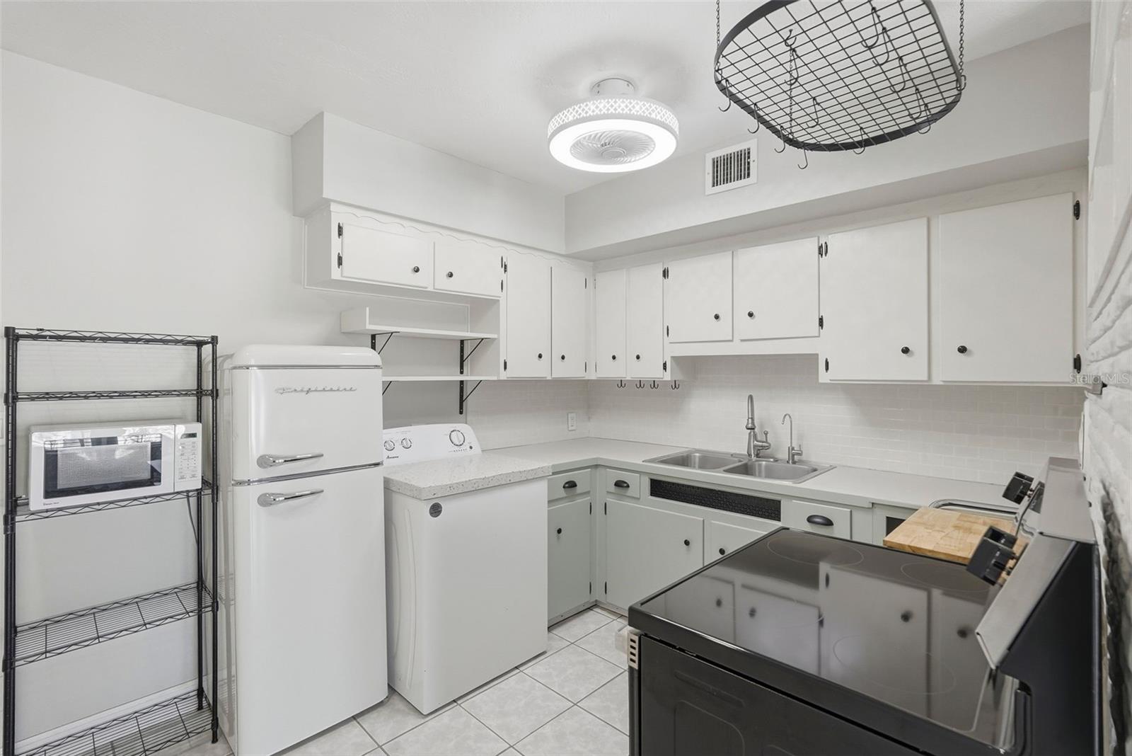 5664 40TH TER N #430, KENNETH CITY, FL, 33709