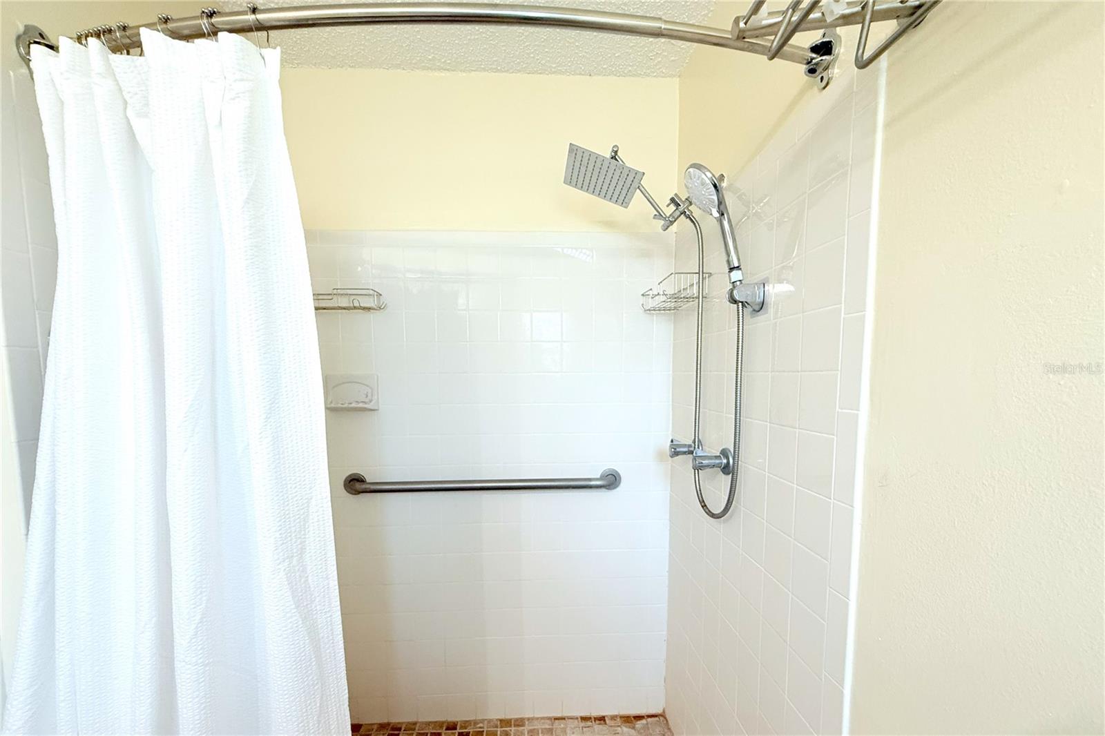 2211 HARRISON DR, HOLIDAY, FL, 34691