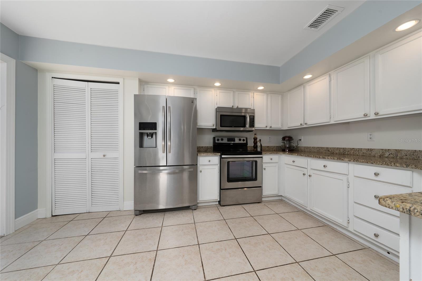 2836 WAYMEYER DR, ORLANDO, FL, 32812