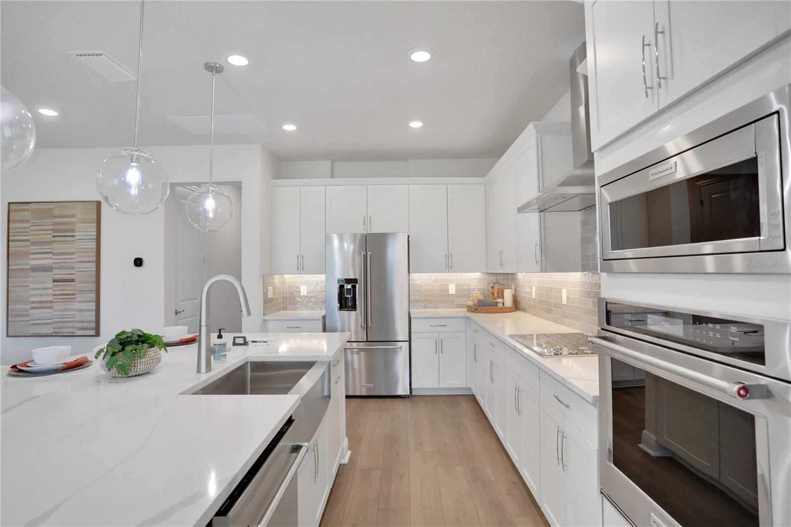 17417 VALLEYWOOD PKWY, LAND O LAKES, FL, 34638