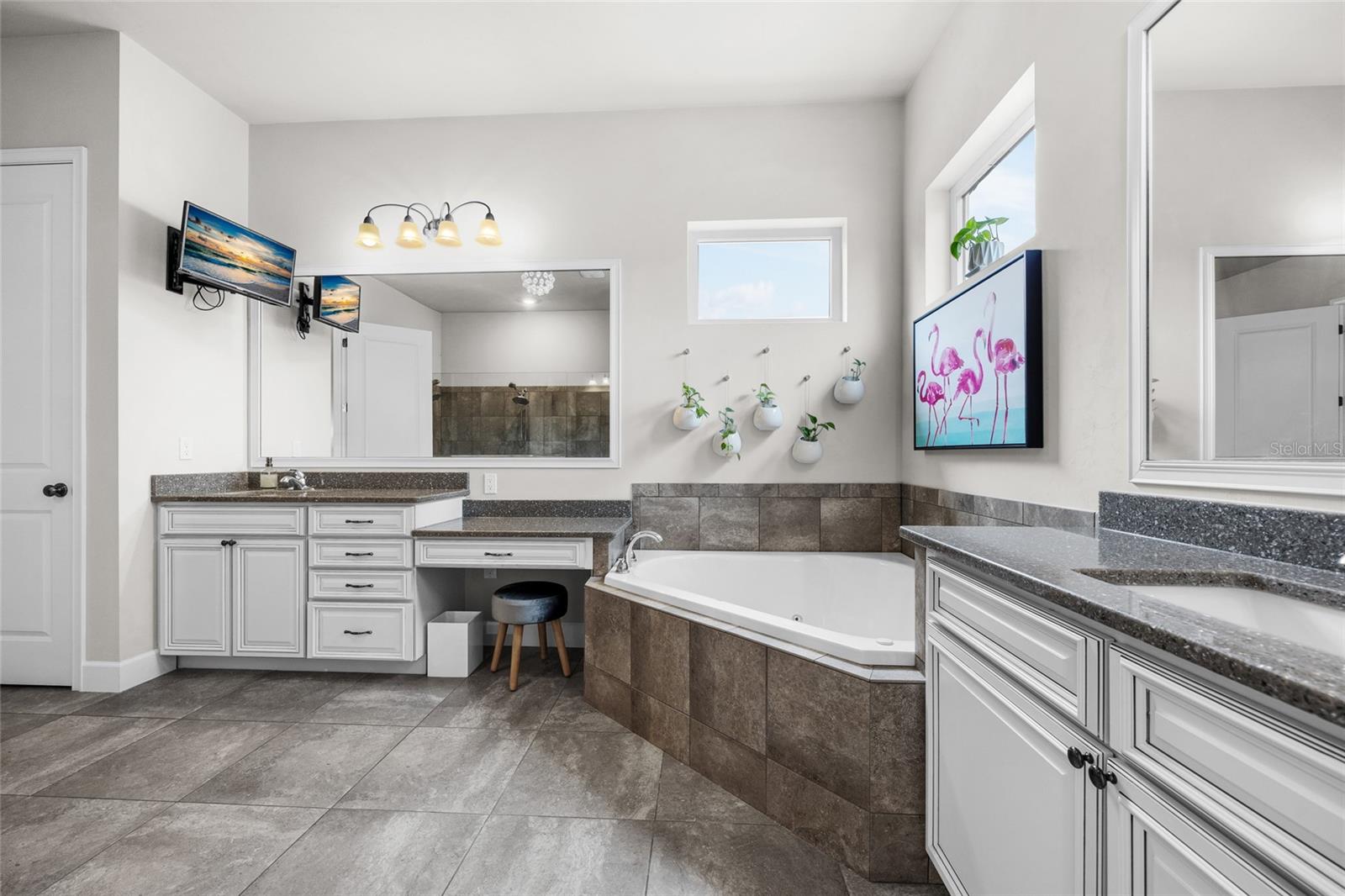 1084 NW 134TH WAY, NEWBERRY, FL, 32669