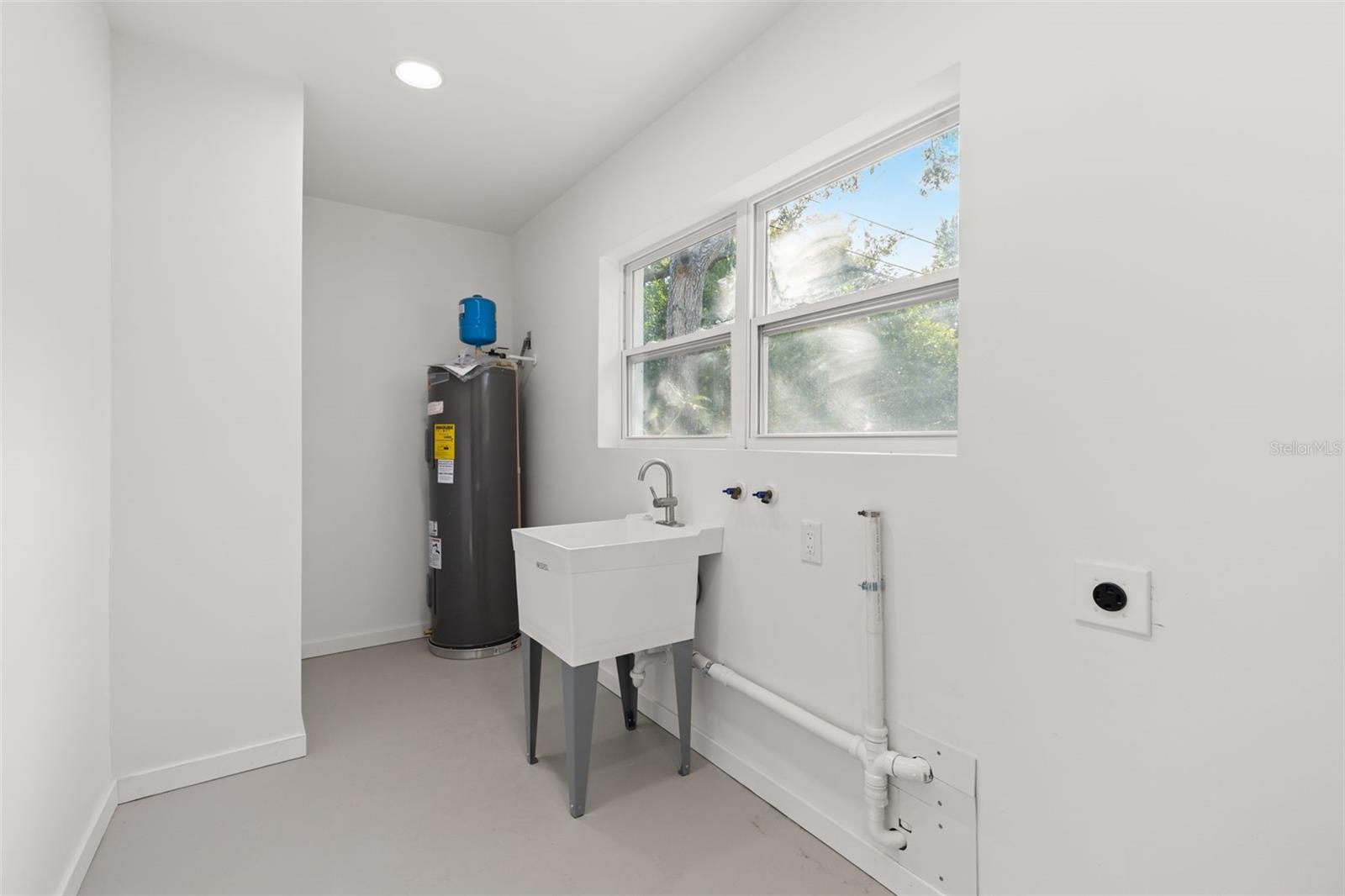 885 JAMES ST, DUNEDIN, FL, 34698