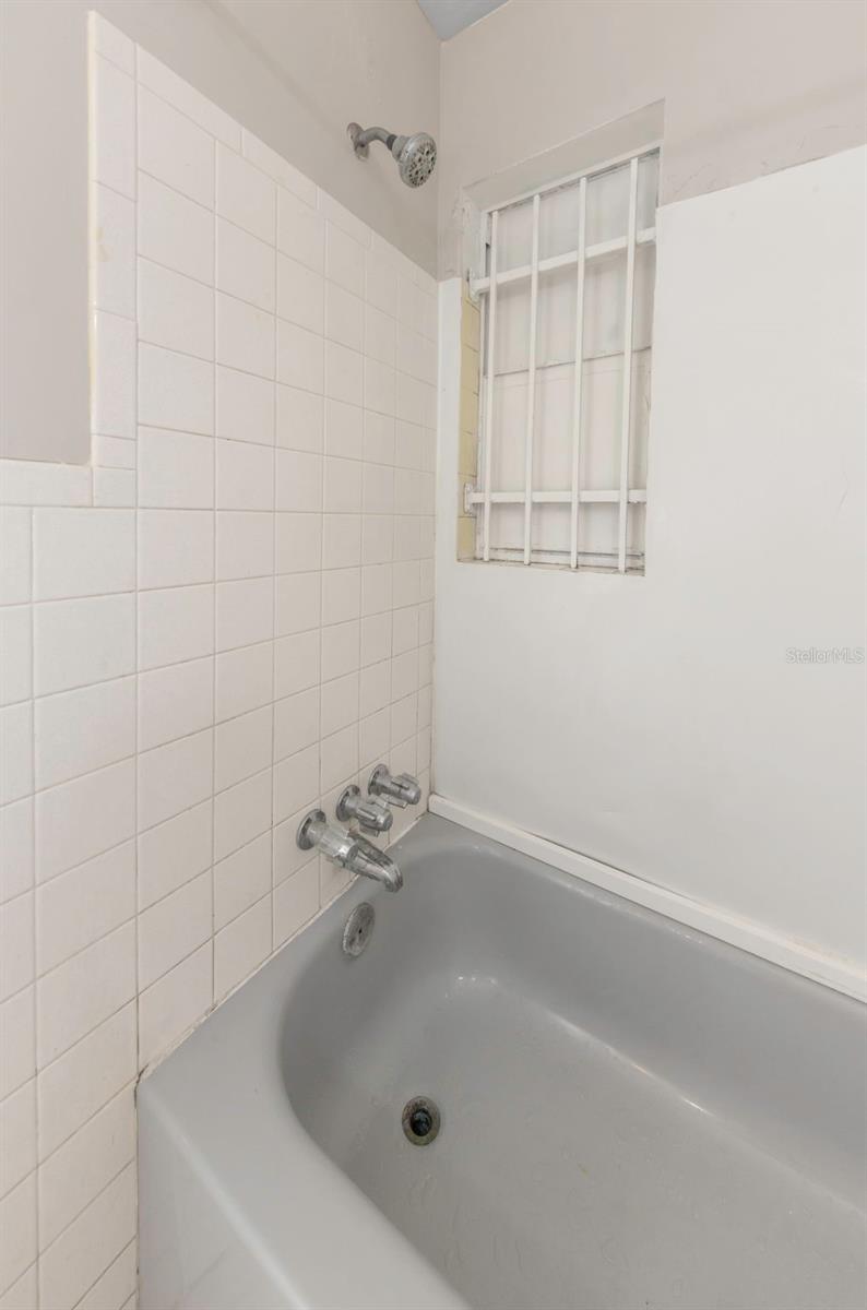 2423 AUBURN ST S, ST PETERSBURG, FL, 33712