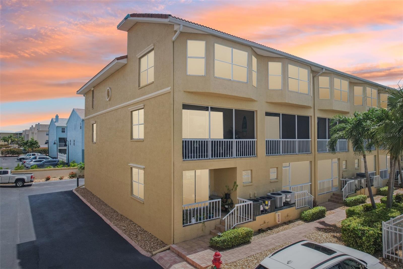 1061 PINELLAS BAYWAY S, ST PETERSBURG, FL, 33715