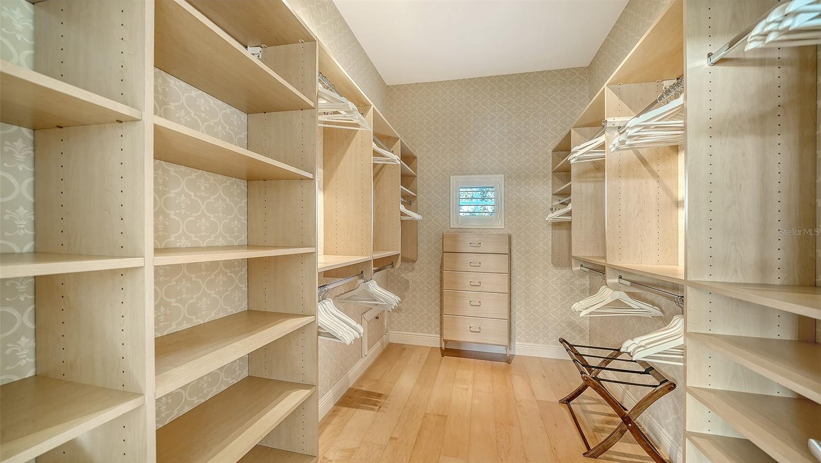 A4680773 Property Photo