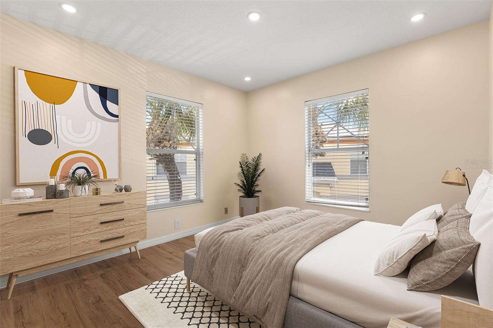 3852 MANDALAY DR, ST PETERSBURG, FL, 33705