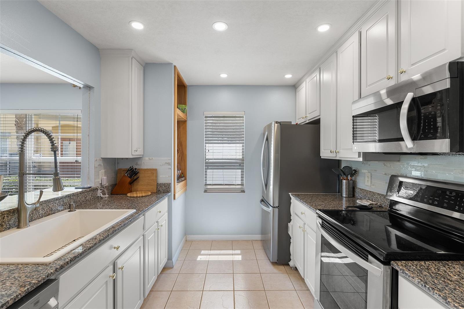 3852 MANDALAY DR, ST PETERSBURG, FL, 33705