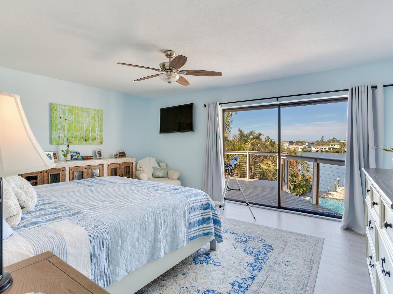 410 140TH AVE E, MADEIRA BEACH, FL, 33708