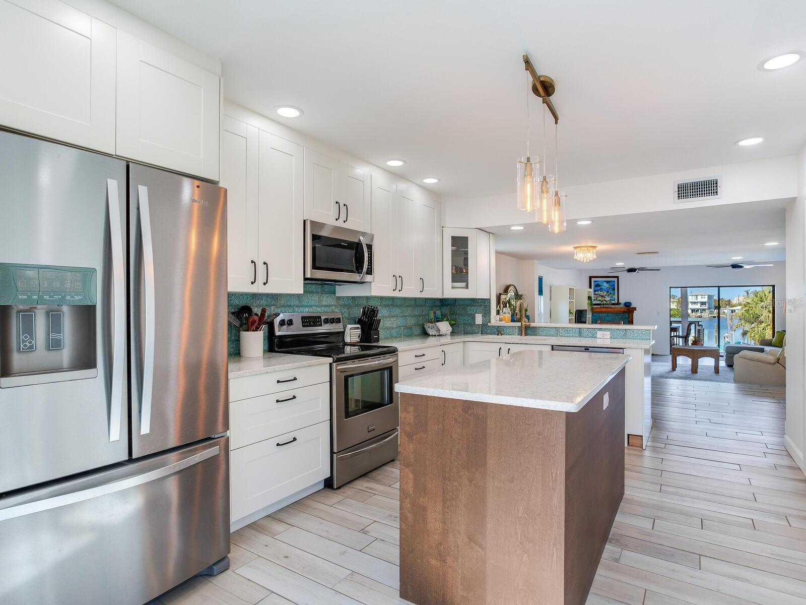 410 140TH AVE E, MADEIRA BEACH, FL, 33708