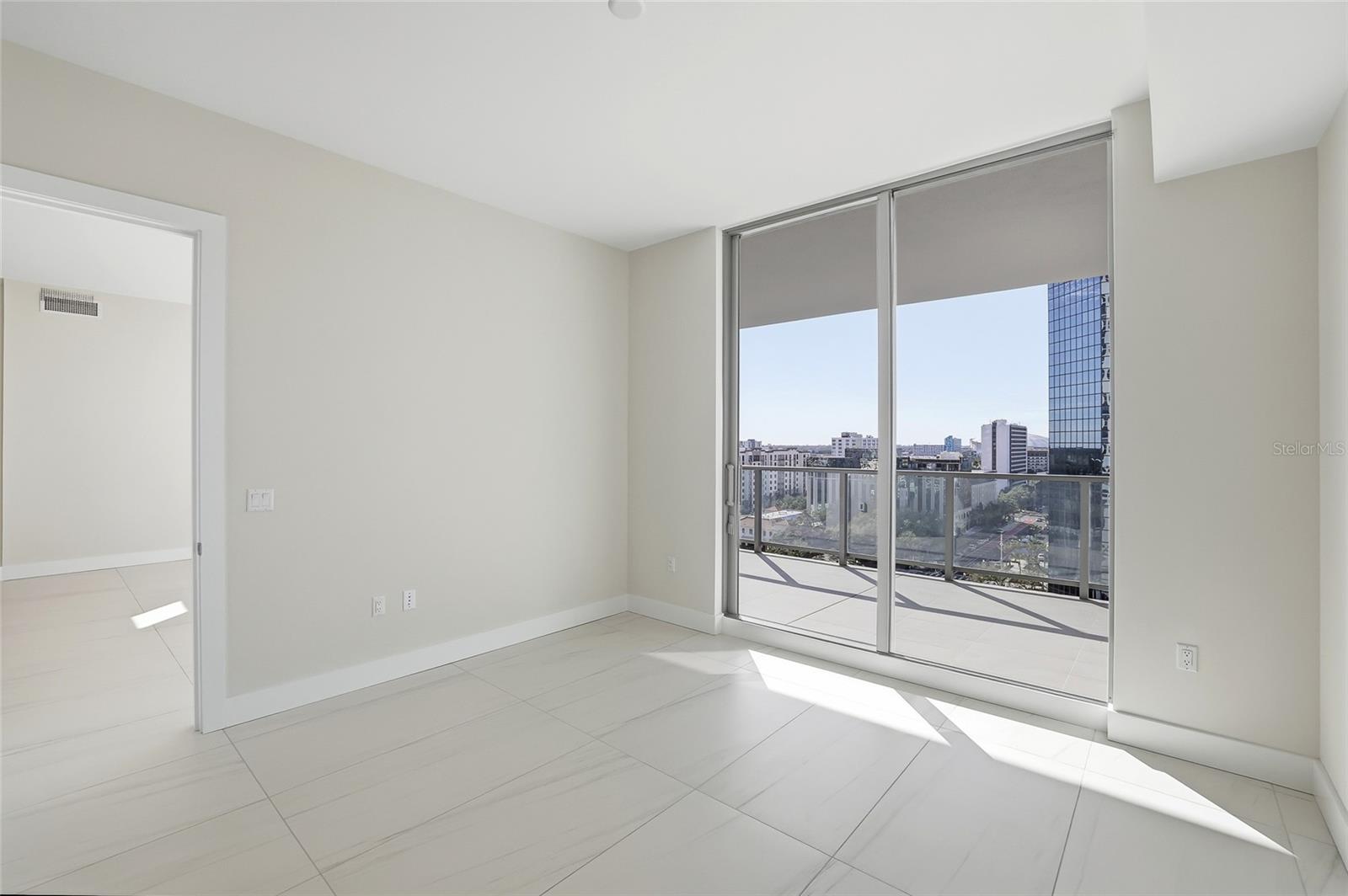 275 1ST AVE S #1207, ST PETERSBURG, FL, 33701