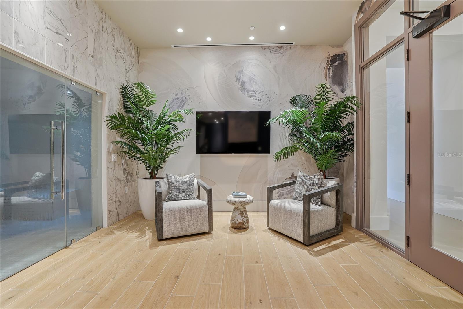 275 1ST AVE S #1207, ST PETERSBURG, FL, 33701