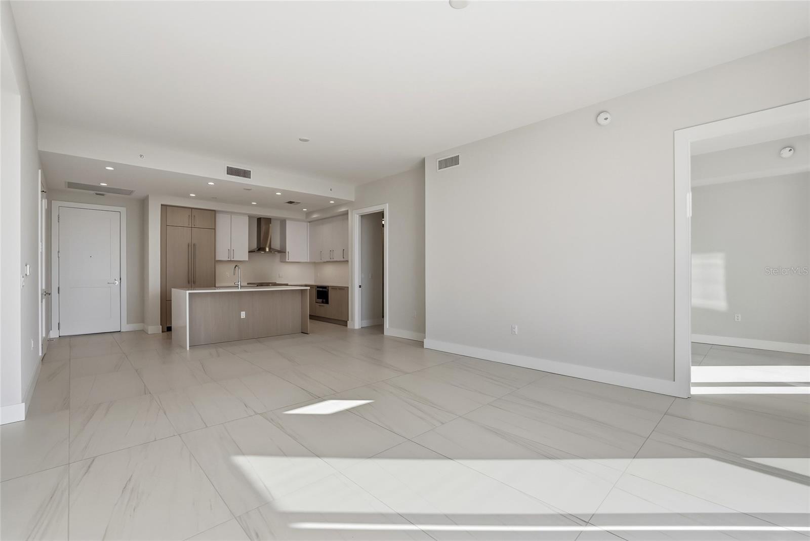 275 1ST AVE S #1207, ST PETERSBURG, FL, 33701