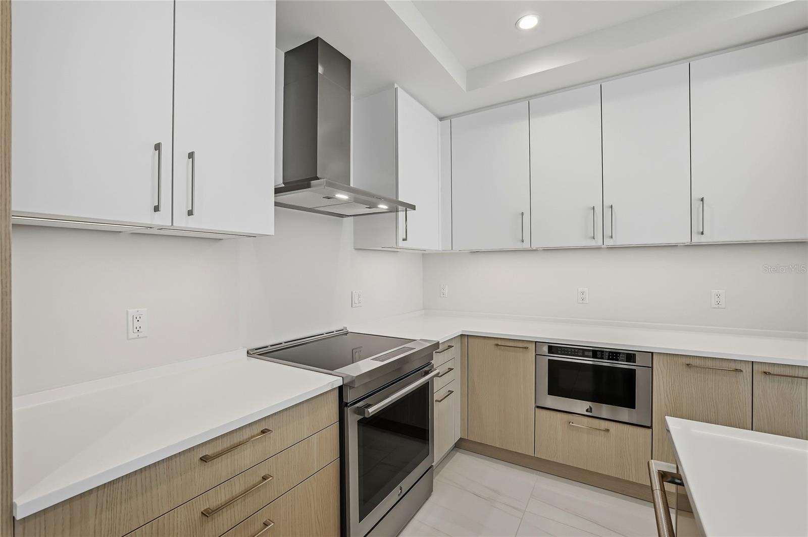 275 1ST AVE S #1207, ST PETERSBURG, FL, 33701