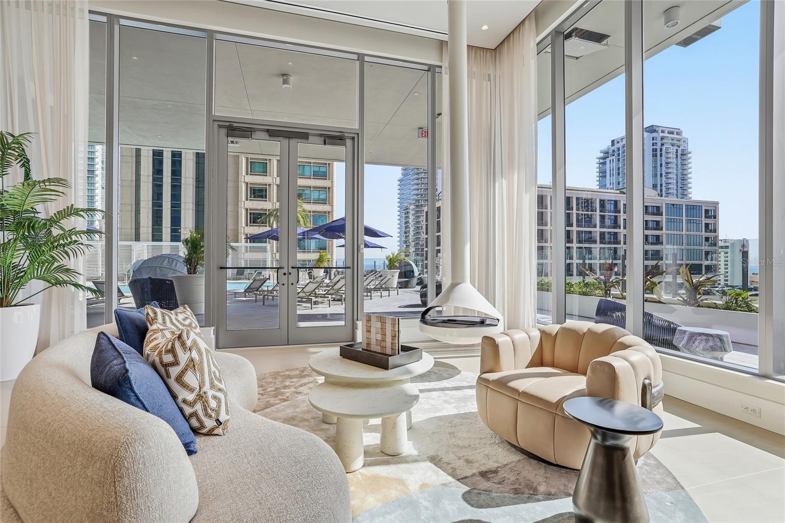 275 1ST AVE S #1207, ST PETERSBURG, FL, 33701