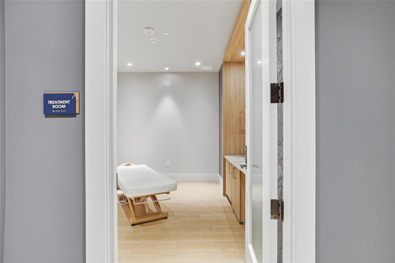 275 1ST AVE S #1207, ST PETERSBURG, FL, 33701