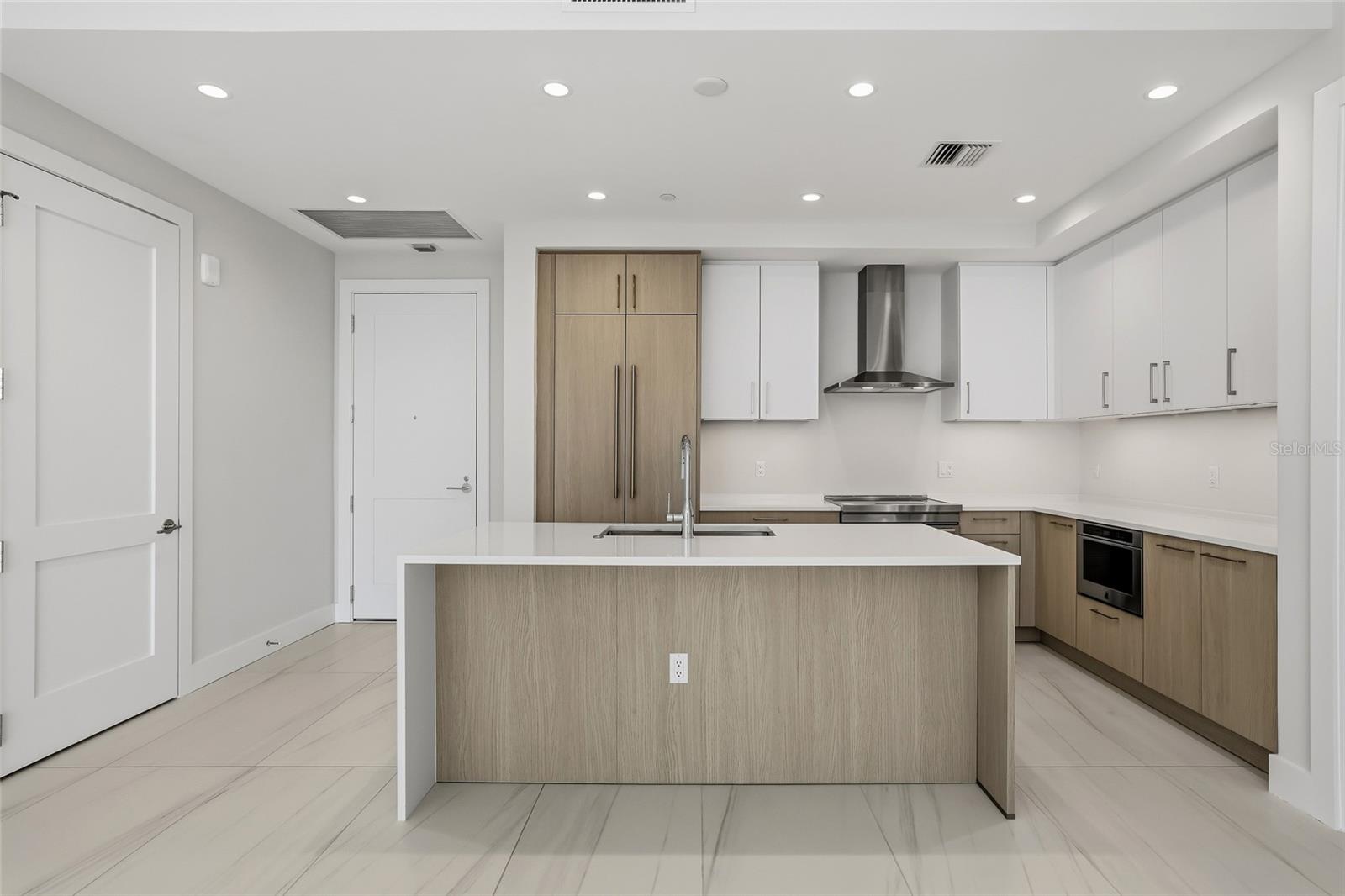 275 1ST AVE S #1207, ST PETERSBURG, FL, 33701