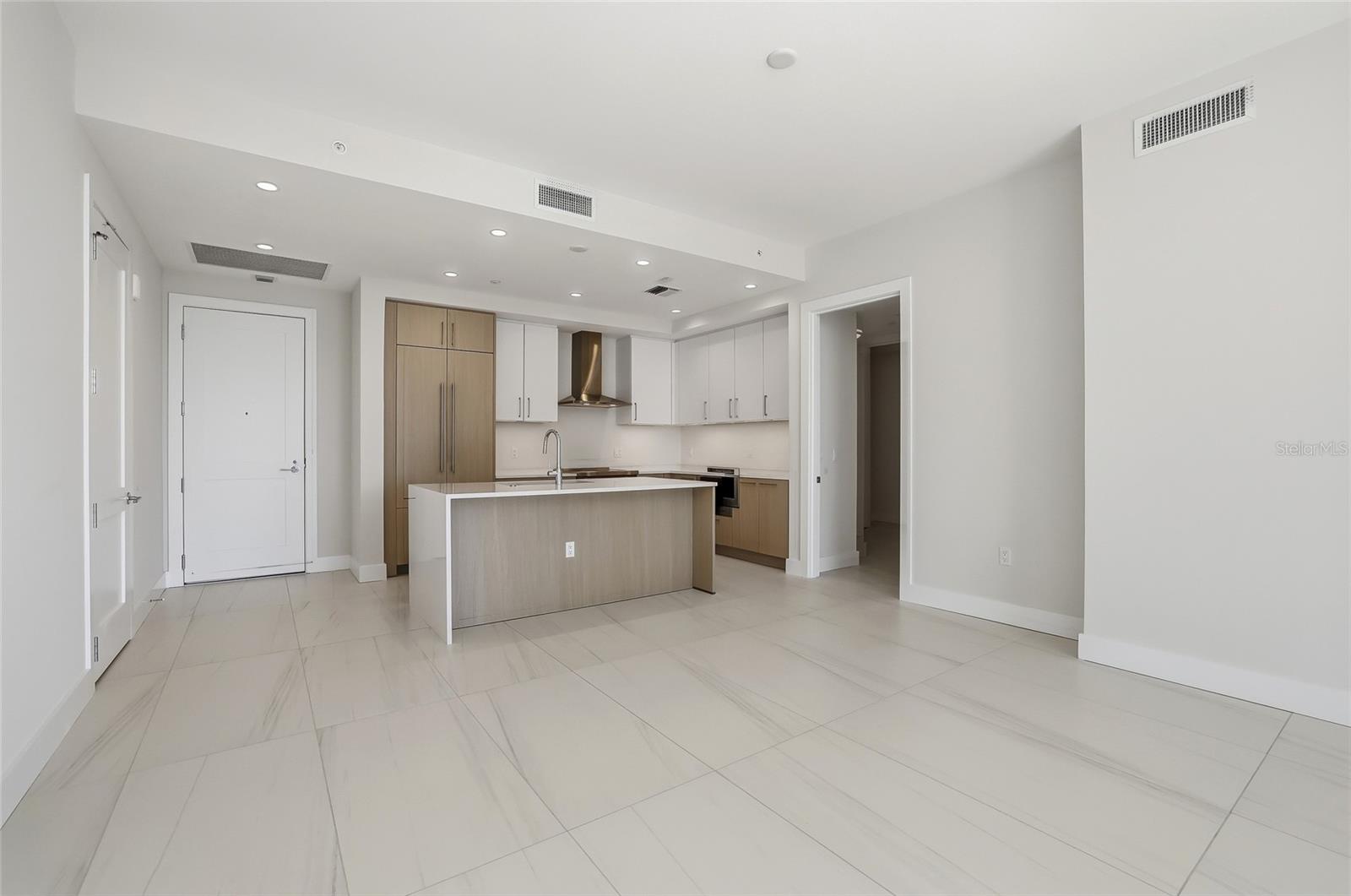 275 1ST AVE S #1207, ST PETERSBURG, FL, 33701