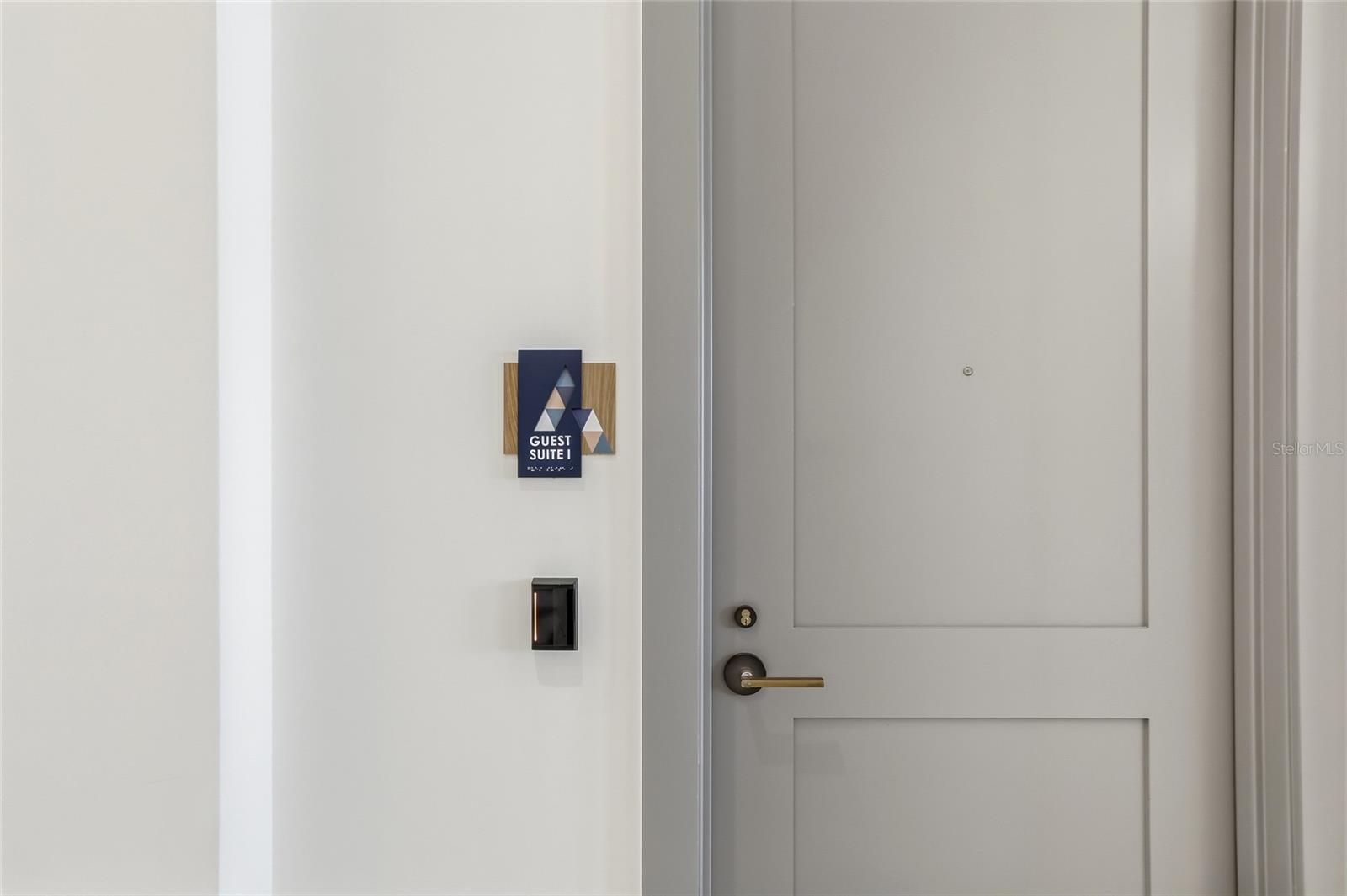 275 1ST AVE S #1207, ST PETERSBURG, FL, 33701